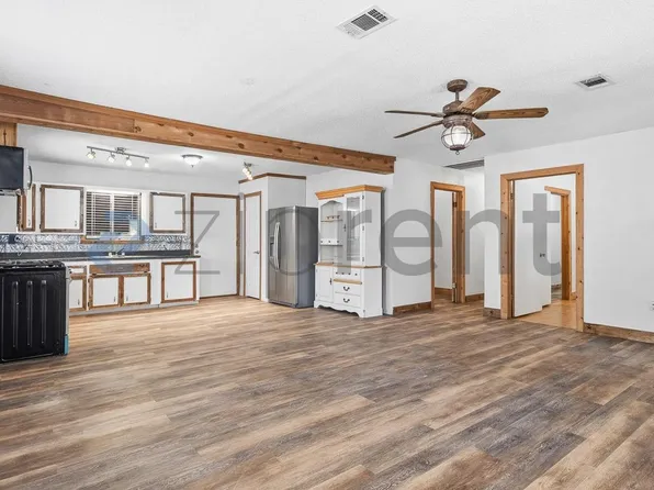 247 Everglade Dr, Livingston, TX 77351
