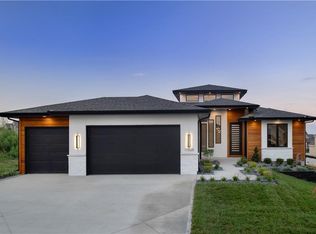 17325 Gillette St, Overland Park, KS 66221