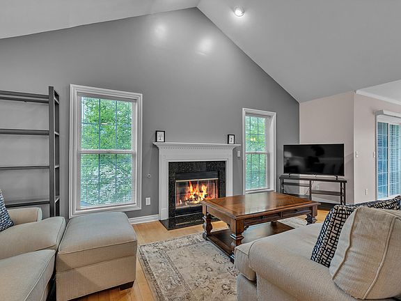 4th image of 3366 Endsleigh Ln