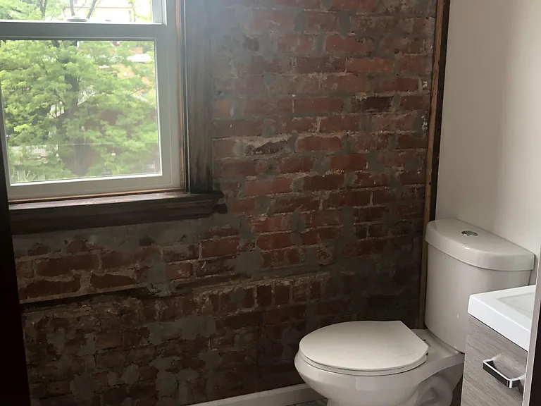 2415 Maplewood Ave — Photo 17