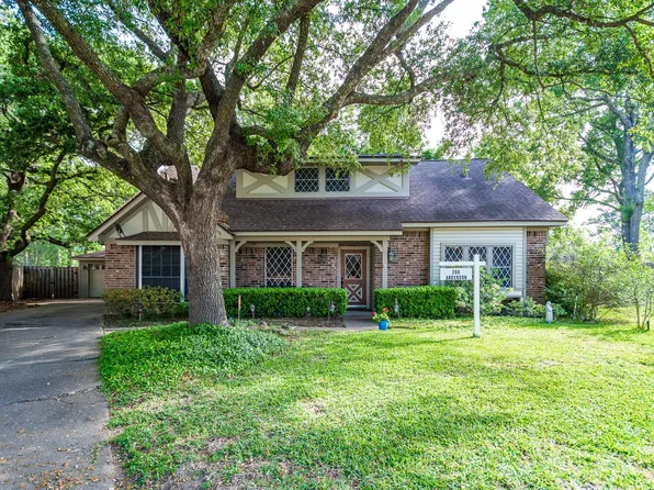 206 Mariner Ct, Crosby, TX 77532