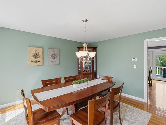 5th image of 14 Buckhide Road