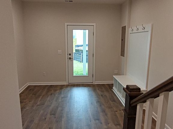 4th image of 2606 Loganberry
