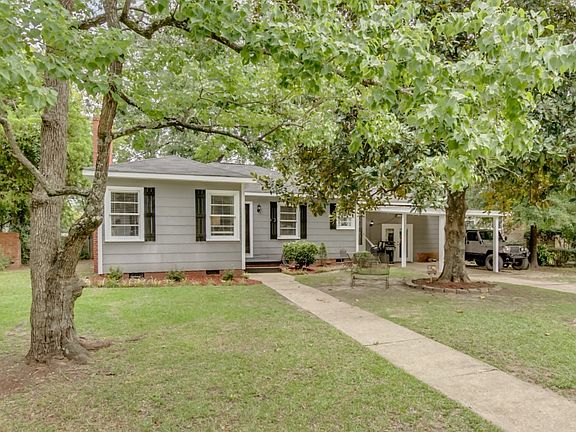 3rd image of 92 Brookhaven Dr