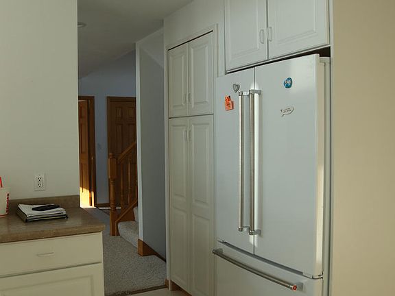 5th image of 221 Silo Heights Dr