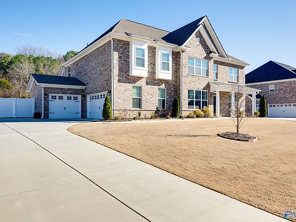 3rd image of 7034 Jane Elizabeth Dr