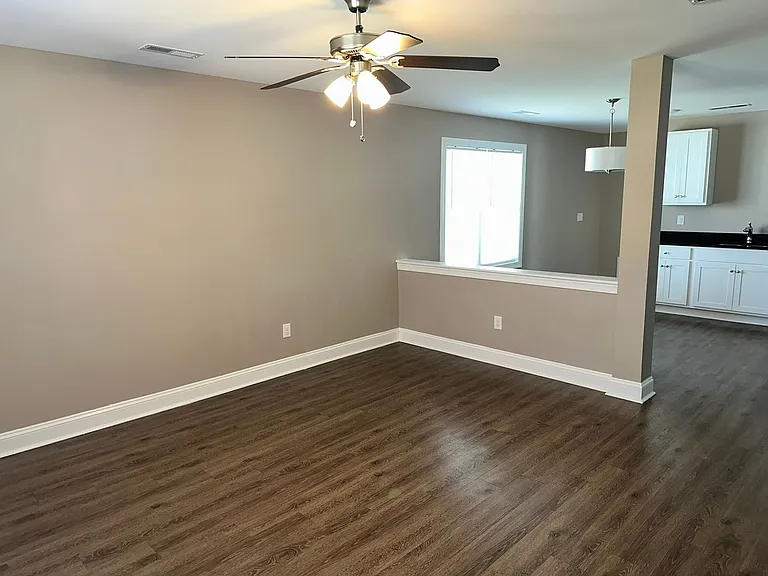 815 S Church St — Photo 2