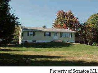 Davis St, Moscow, PA 18444