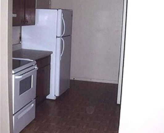 4th image of 813 Dominik Dr