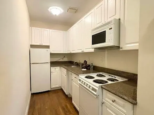 2350 Broadway image 12 of 12