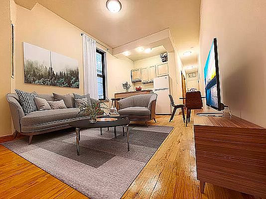 1st image of 227 E 50th St APT 10