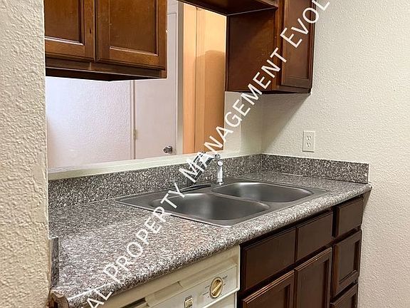 4th image of 8821 N 2nd St APT D