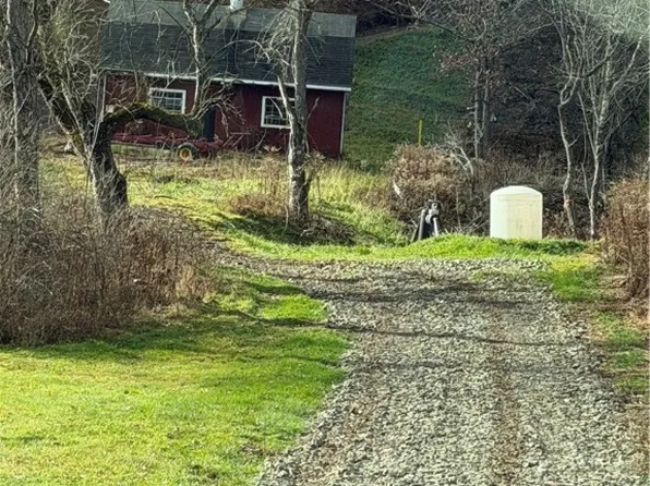 521 Bolivar Dr, Bradford, PA 16701