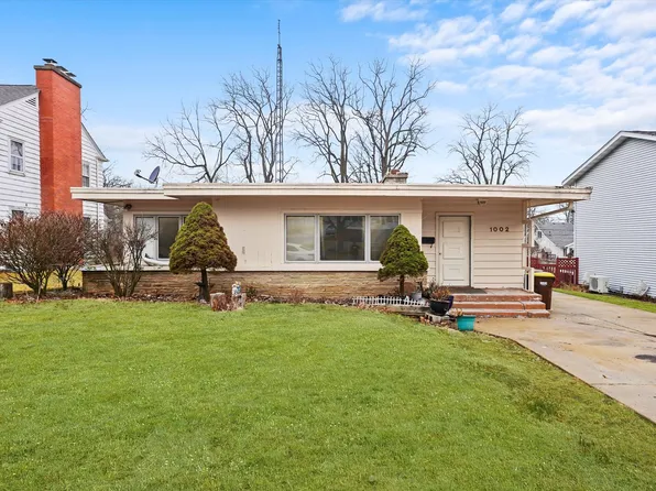 1002 Lincoln St, Harvard, IL 60033