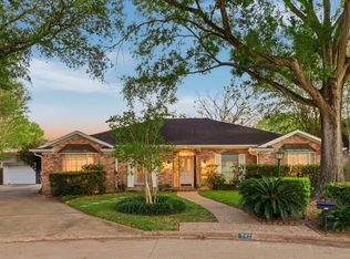 942 Brunswick Cir, Sugar Land, TX 77478