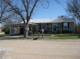 301 Broad Ave, Ballinger, TX 76821