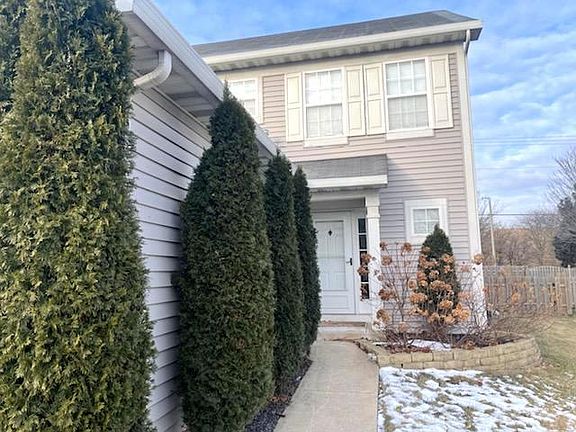 3rd image of 3819 Gloria Ln