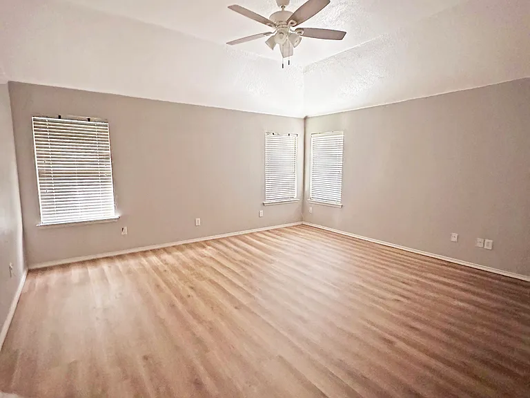 9324 Harrisburg Ln — Photo 17