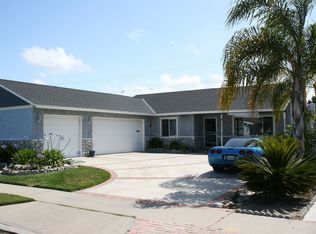 15722 Hummingbird Ln, Huntington Beach, CA 92649