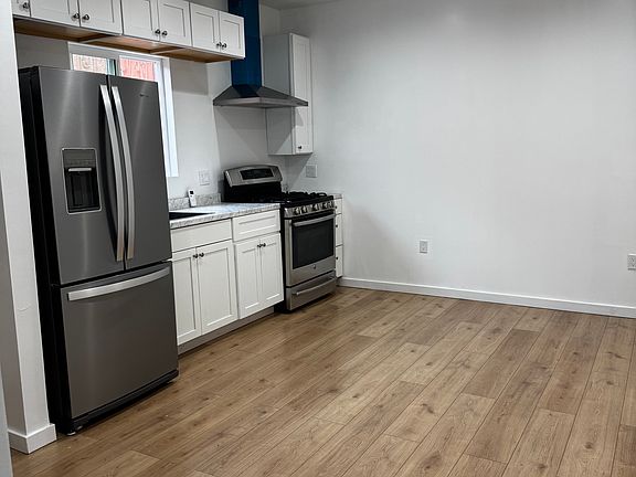 2nd image of 9431 Nagle Ave