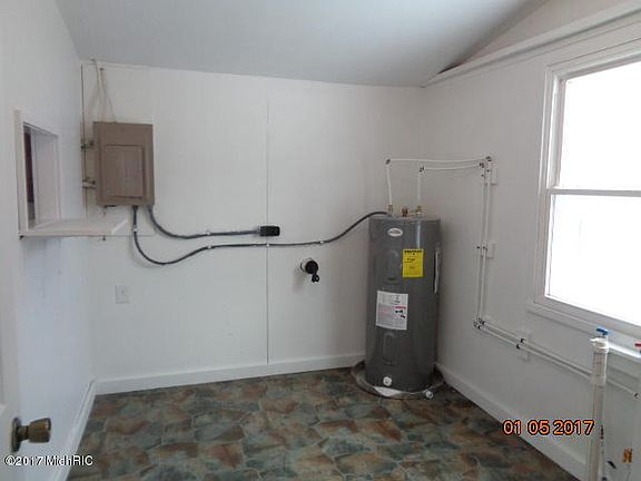4th image of 912 Peachtree Pl