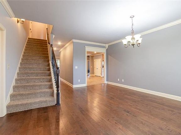 3rd image of 1100 Vista Bell Dr