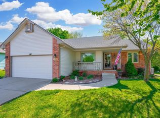 124 N Walnut Creek Dr, Derby, KS 67037