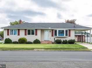 15 Mario Dr, Hamilton, NJ 08690