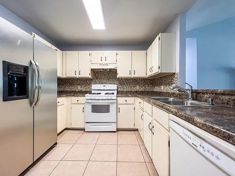 12004 Thompkins Dr — Photo 24