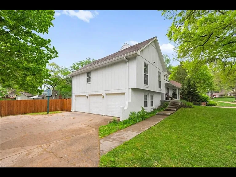 8010 W 98th Ter — Photo 14