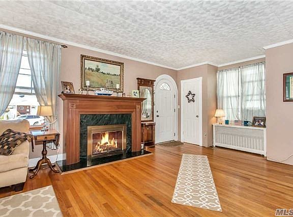 3rd image of 2233 Cypress St