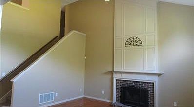 2-Sty Family Rm w/Rear Staircase