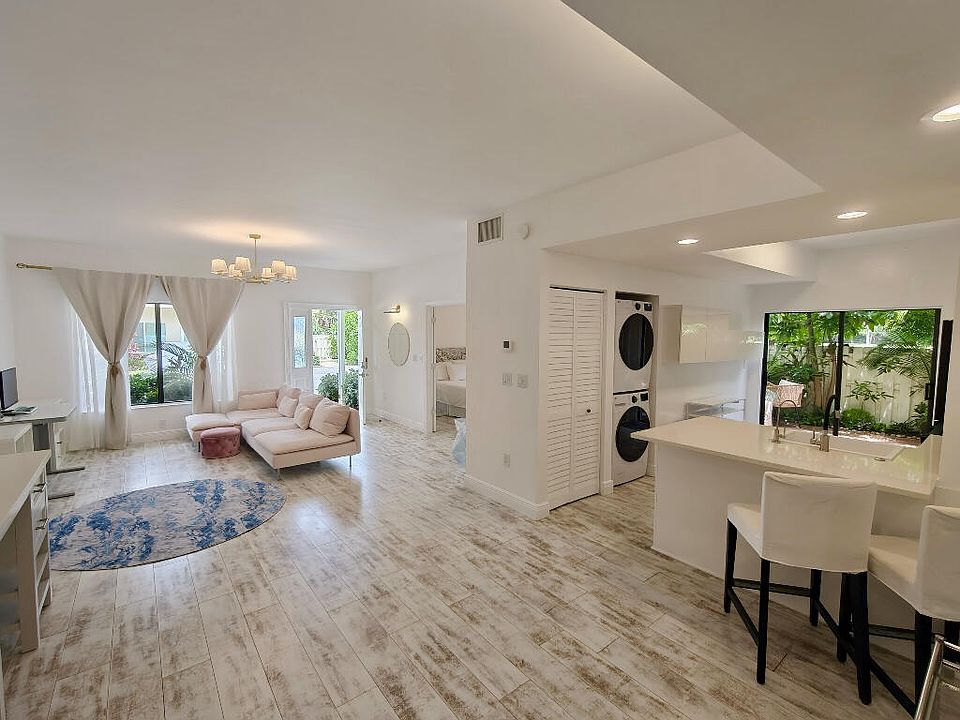 1st image of 210 BELLA VISTA Court N #10