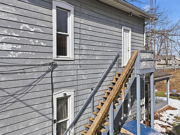 2nd image of 17 Raymond Ave #3