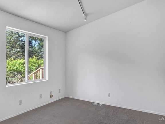 5th image of 22718 Sylvan Way