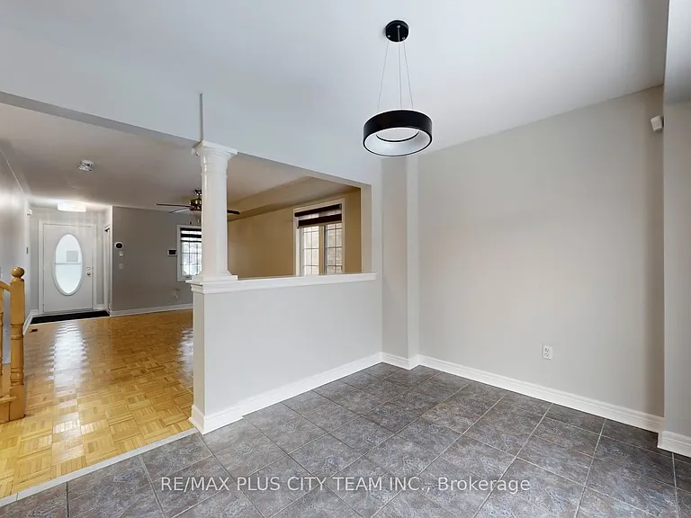 4 Slessor Ln — Photo 7