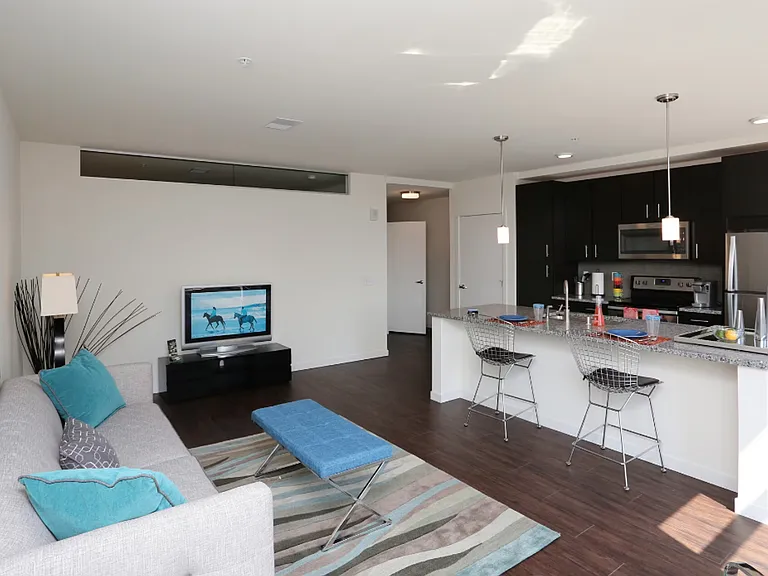 Metreau Apartments — Photo 13