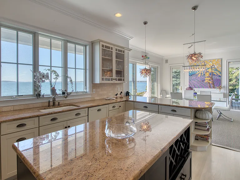 1060 Willow Terrace Ln — Photo 12