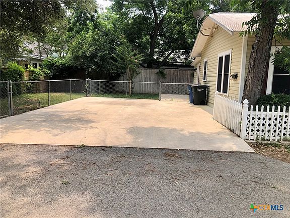 3rd image of 771 W Bridge St
