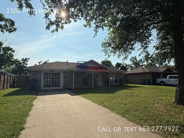 1102 Phillips Cir