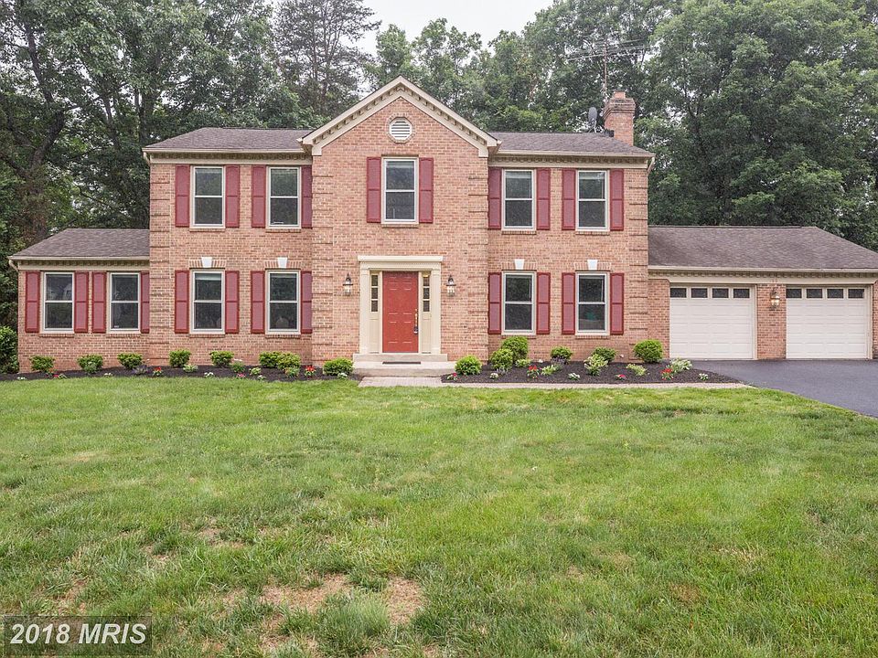 1st image of 988 Old Holly Dr