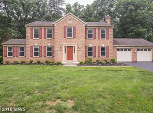 988 Old Holly Dr, Great Falls, VA
