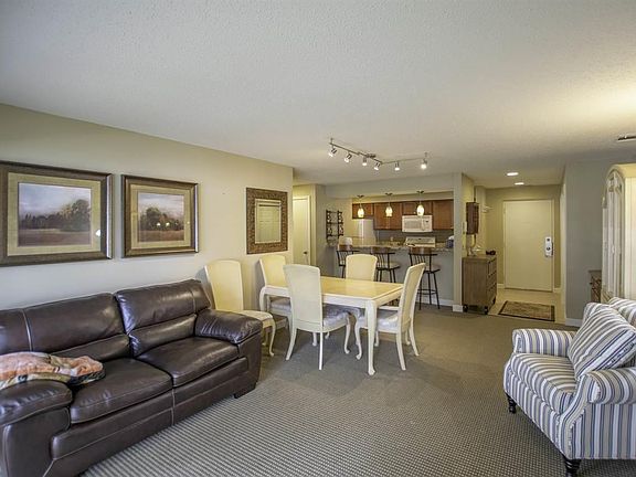 4th image of 5563 Golfview Ct #3