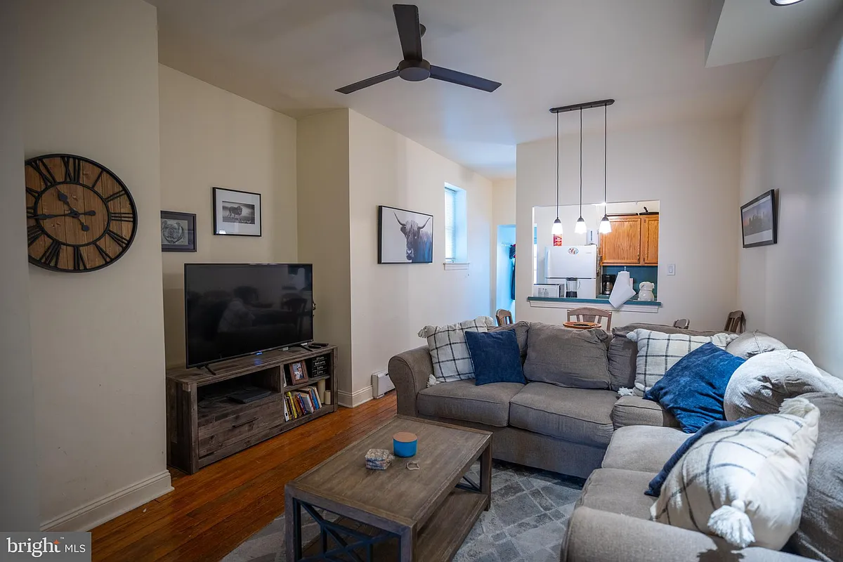 Building Photo - 2119 S 13th St #1