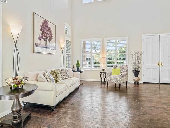 4th image of 3798 Thornhill Dr