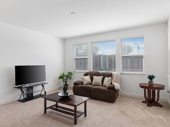 3rd image of 18338 Amador Dr