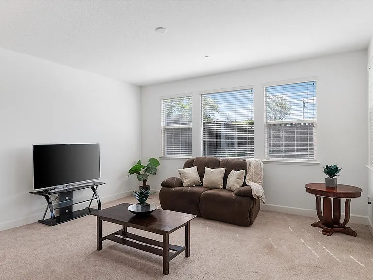 18338 Amador Dr — Photo 3