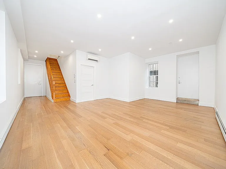 204 W 140th St #B1 — Photo 10