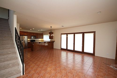 3rd image of 617 N Raymond Ave