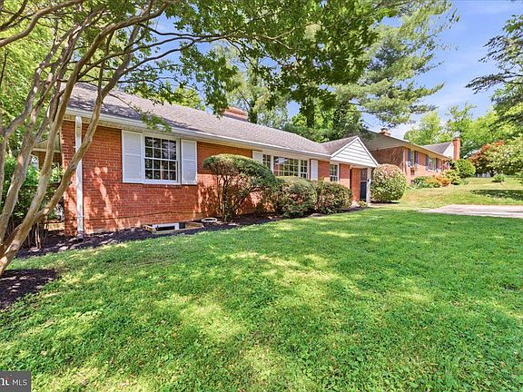 2nd image of 4405 Clearbrook Ln